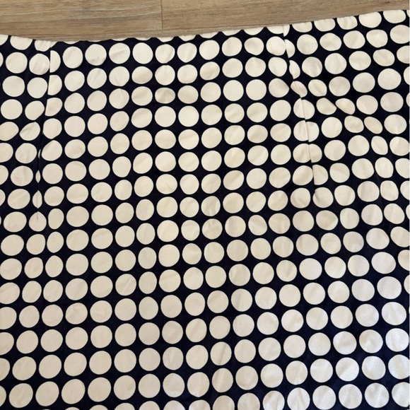 Banana Republic 100% Silk Polka Dot Pencil Skirt Black & White Size 2 - Picture 6 of 7
